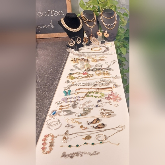 Fashion Jewelry Jewelry - Elegant Gold and Silver Tone Jewelry Set